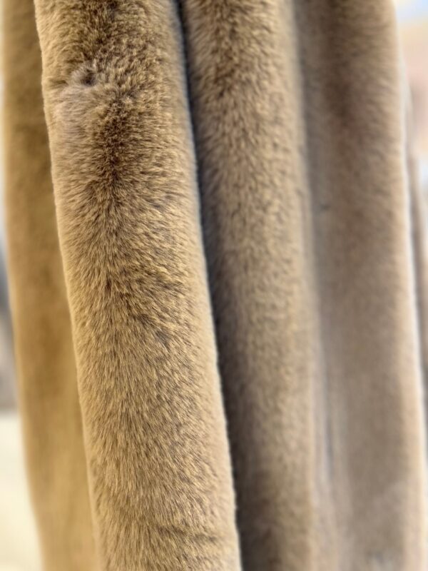 Caramel Throw - Image 2