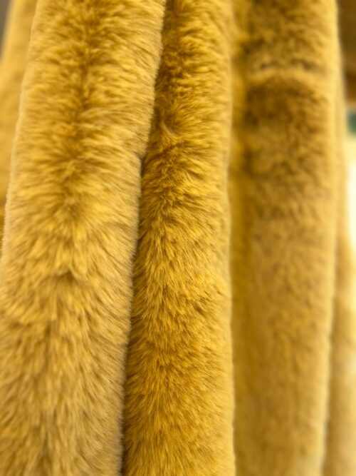 Golden Throw - Image 2
