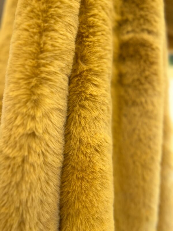 Golden Throw - Image 2