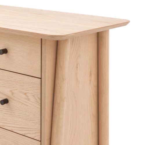 Stylish 3 Drawer Oak Chest - Image 3
