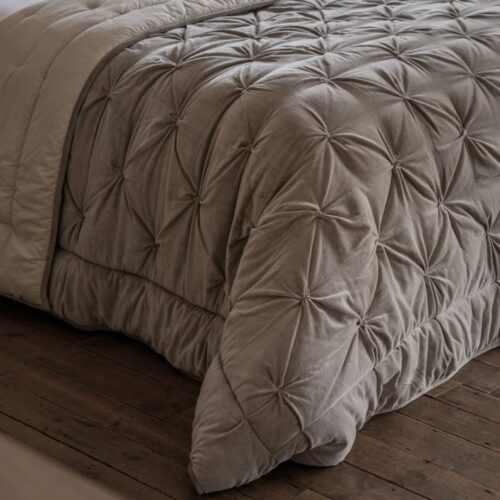 Opulent Velvet Bedspread - Image 8